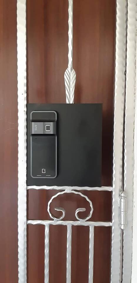 Epic-5G-digital-lock-hdb-door