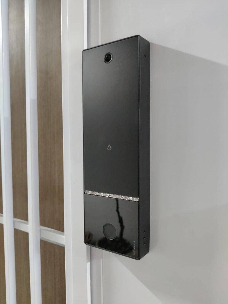 Moorgen Swarovski Gate Lock — $1299