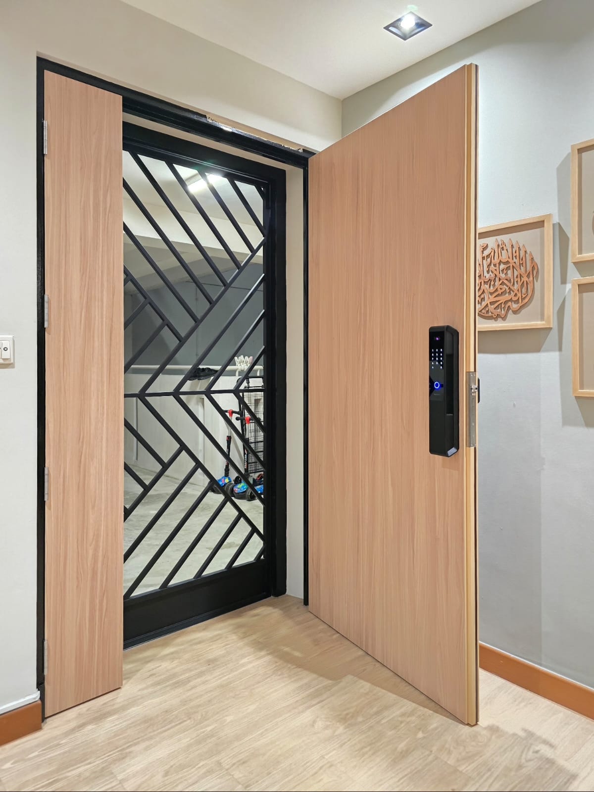 MDL - Singe Leaf Laminate Main Door
