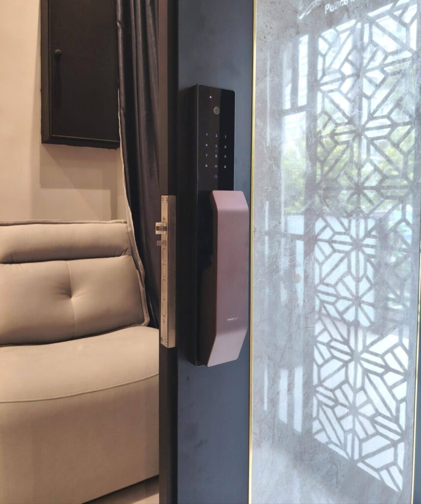 Luxurious Digital Door Lock