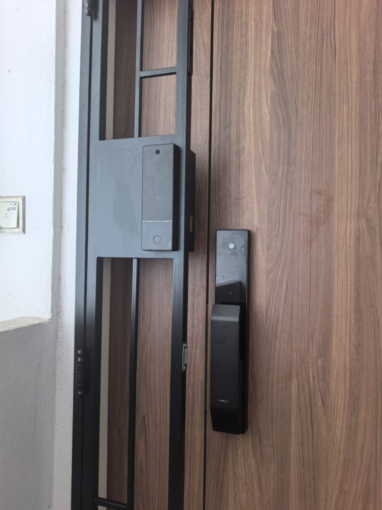 Luxurious Digital Door Lock