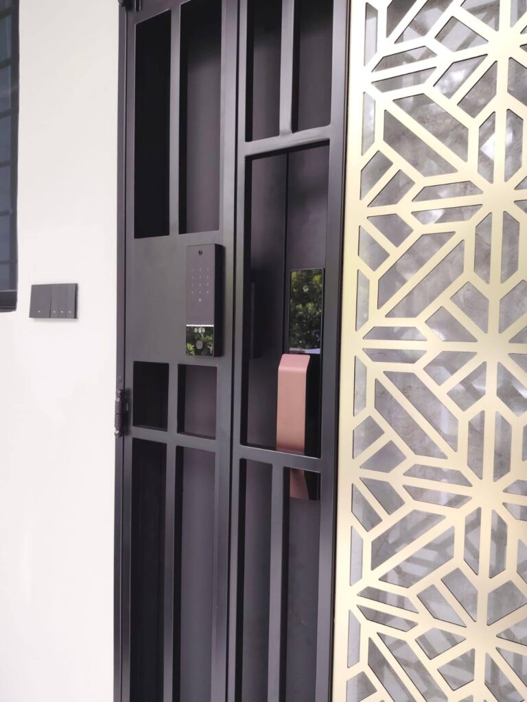 Luxurious Digital Door Lock