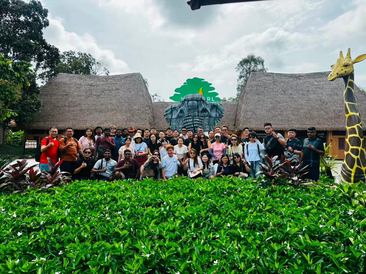 3 Hours at the Zoo — 50+ Animals 3 Hours at the Zoo — 50+ Animals