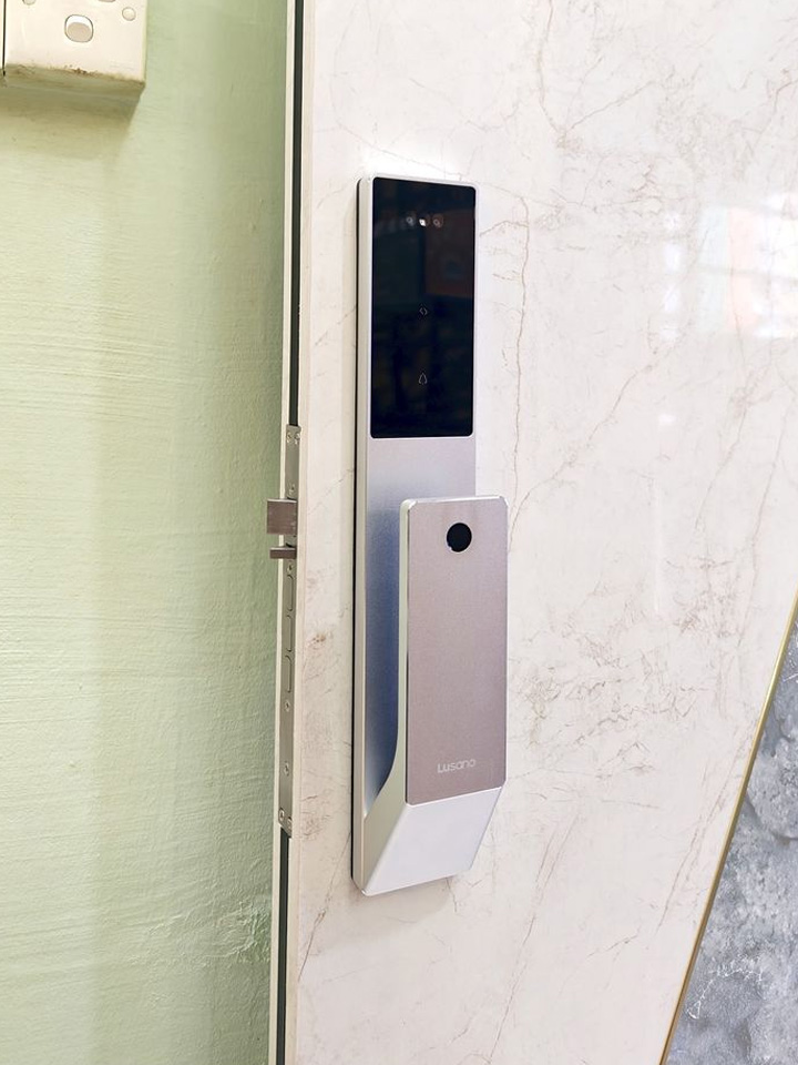 MyDigitalLock - Titanium Silver Color