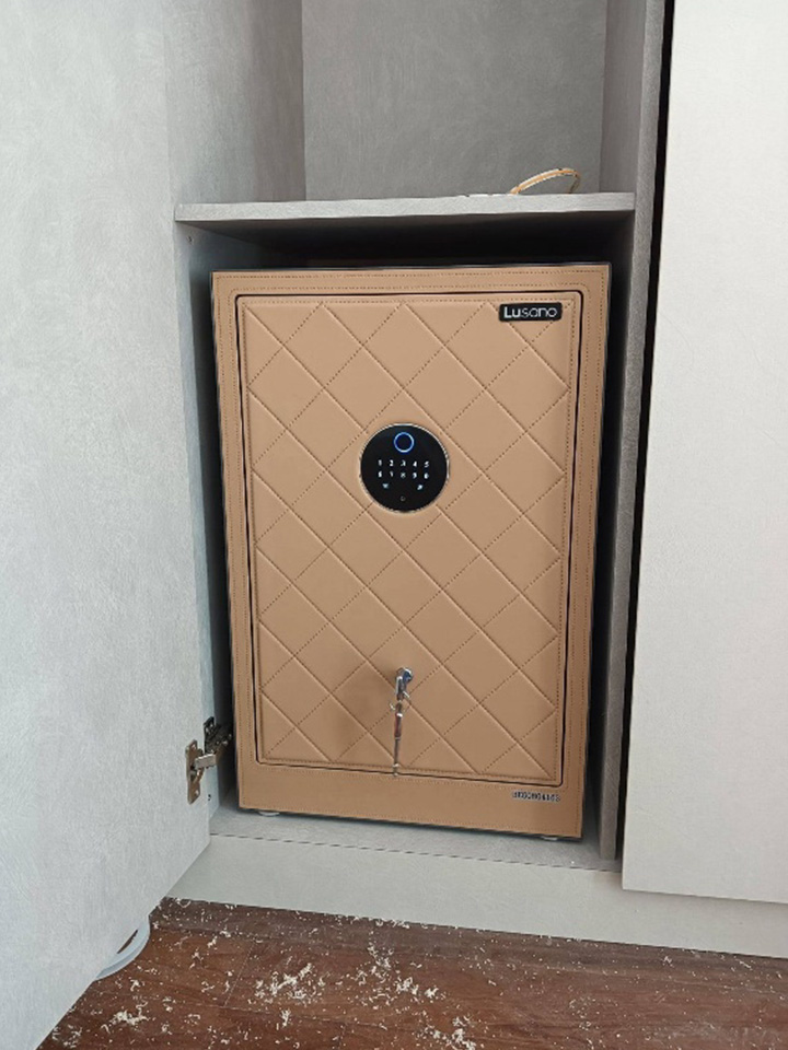 Lusano Maison Leather Safe 60