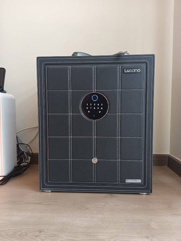 The Maison 45 Leather Safe 26 Kg
