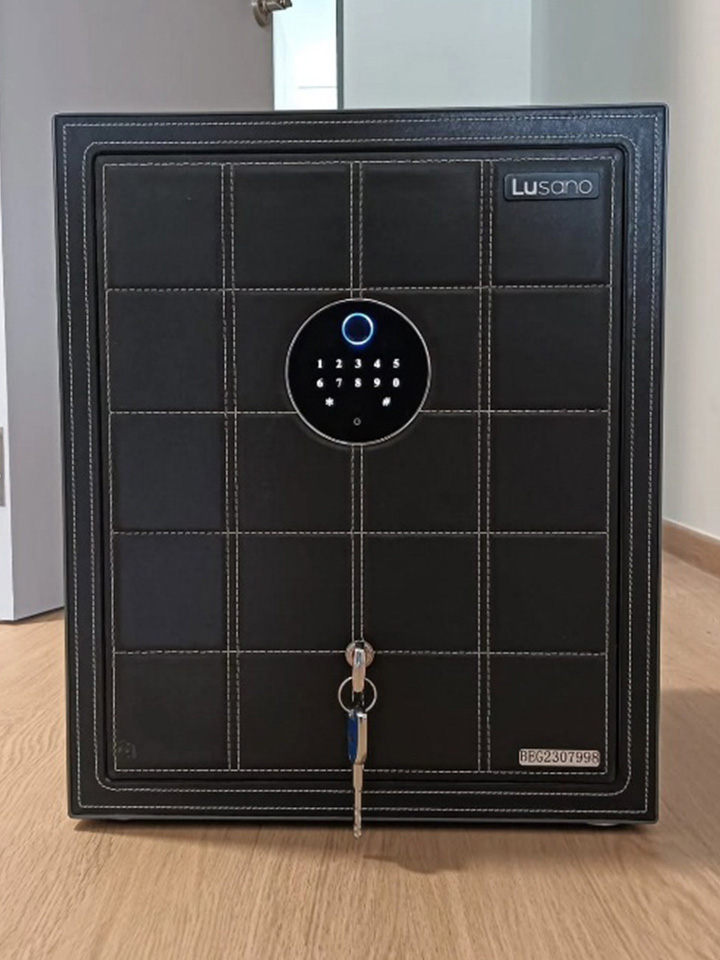 The Maison 45 Leather Safe 26 Kg
