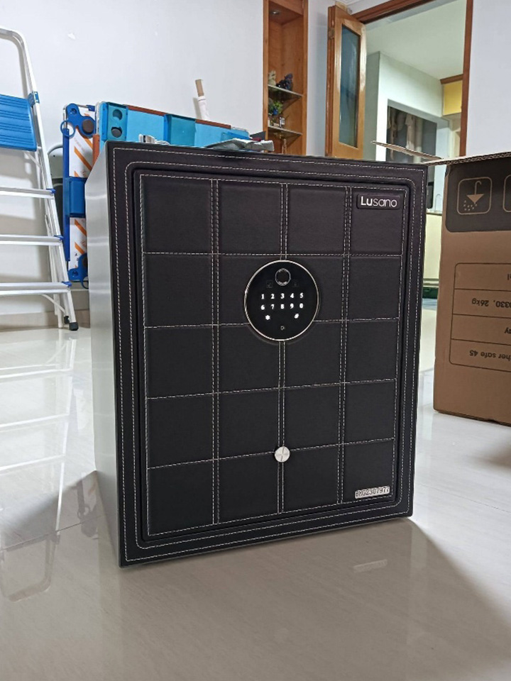 The Maison 45 Leather Safe 26 Kg