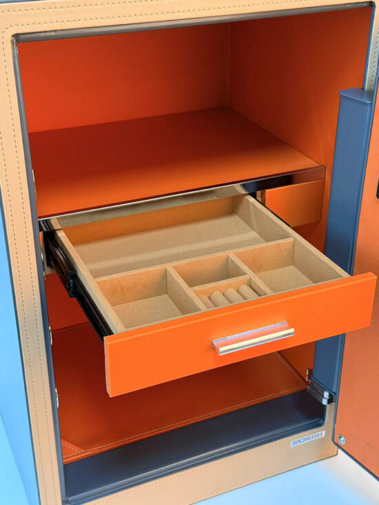 The Maison 60 Leather Safe 35 Kg - Image 10