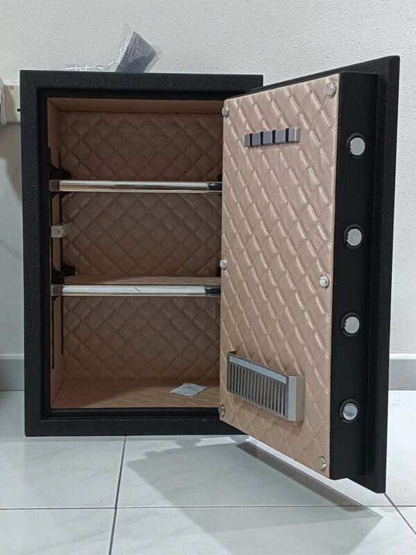 The Sentinel 60 Leather Safe 34 Kg