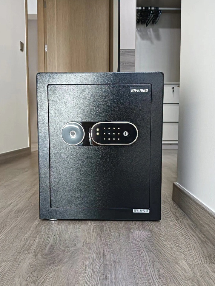 The Sentinel 45 Leather Safe
