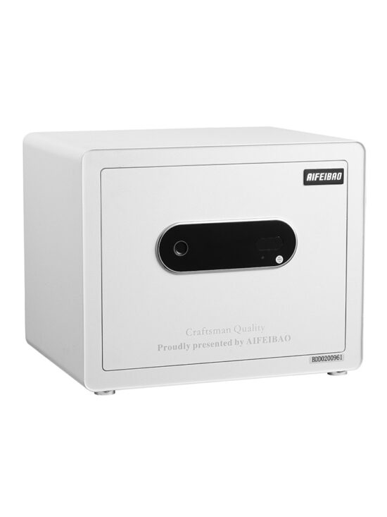 The Solitaire 30 Leather Safe 15 Kg