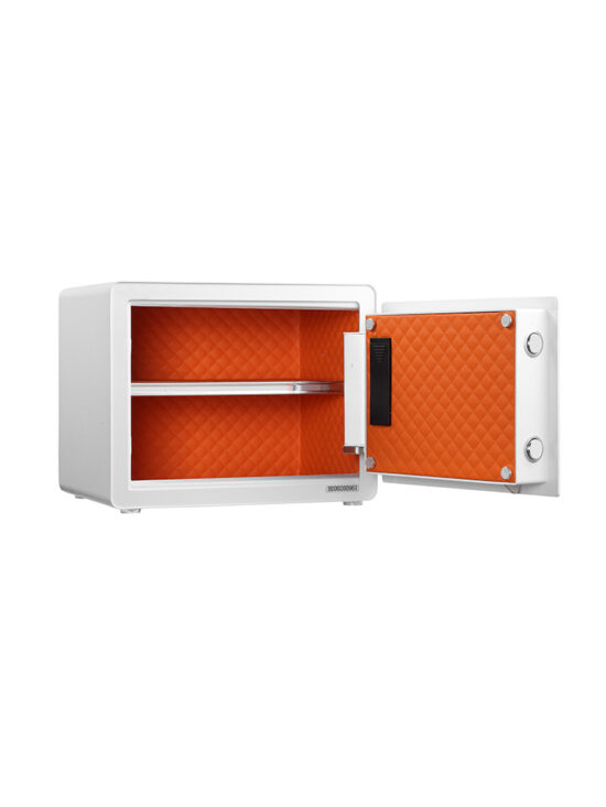 The Solitaire 30 Leather Safe 15 Kg
