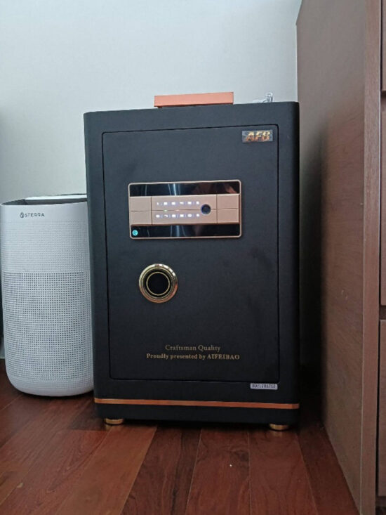 The Sovereign Leather Safe 60 (Black)