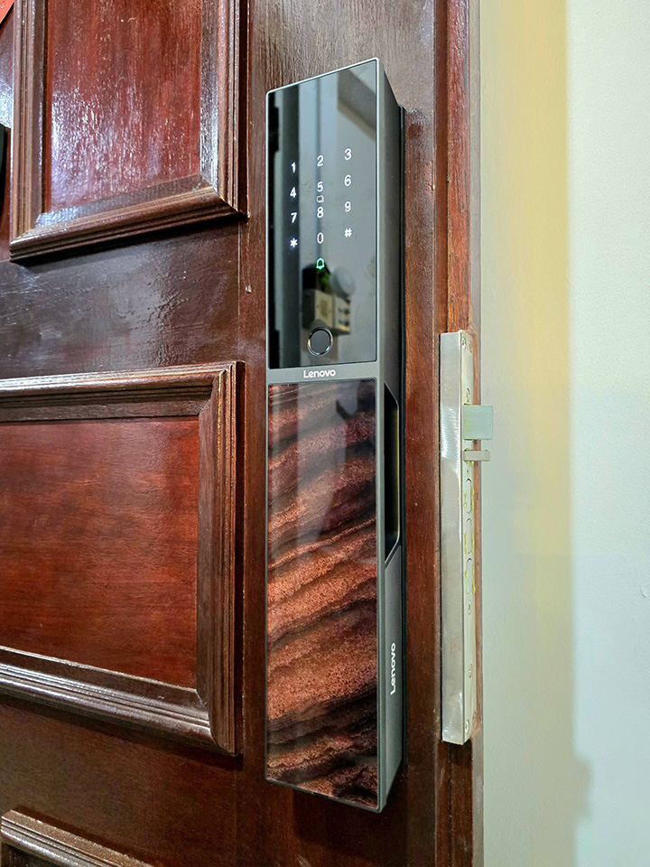 MyDigitalLock - Lenovo F3 Ultra Gate Digital Lock Rosewood-Installation