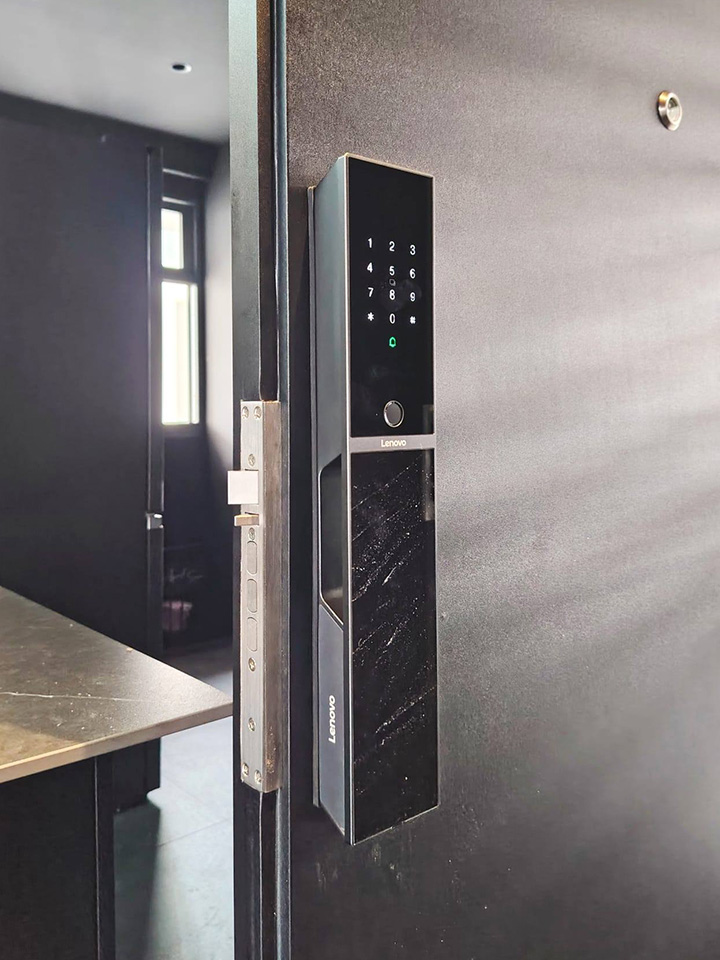MyDigitalLock - Lenovo F3 Ultra Smart Gate Digital Lock - Shooting Stars-Installation
