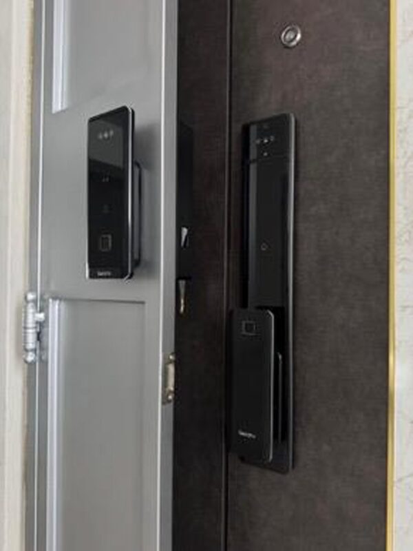 MyDigitalLock - Lusano Ultra Slim Gate Digital Lock - Singature Model-Installation