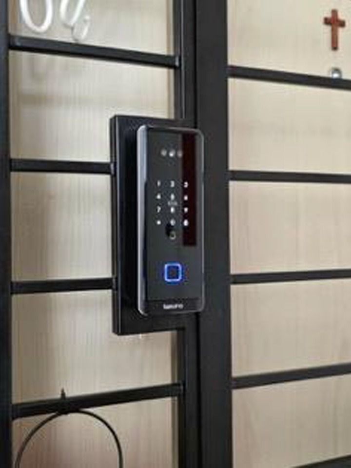 MyDigitalLock - Lusano Ultra Slim Gate Digital Lock - Singature Model-Installation