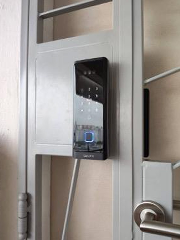 MyDigitalLock - Lusano Ultra Slim Gate Digital Lock - Singature Model-Installation