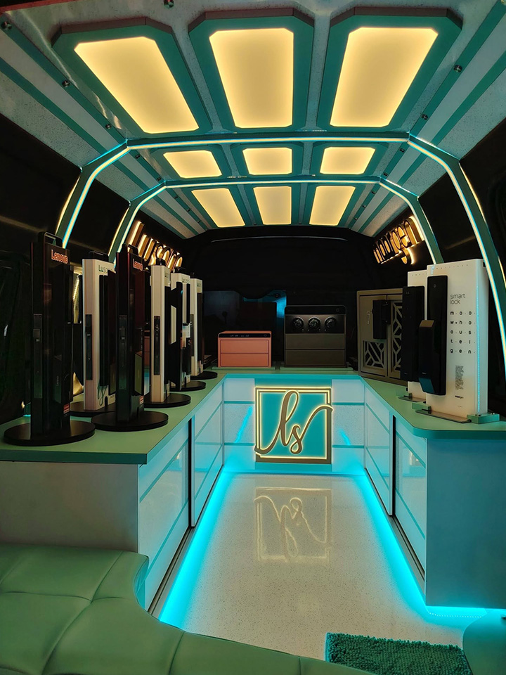 Mobile Showroom Contact VVIP Mobile Showroom Contact VVIP