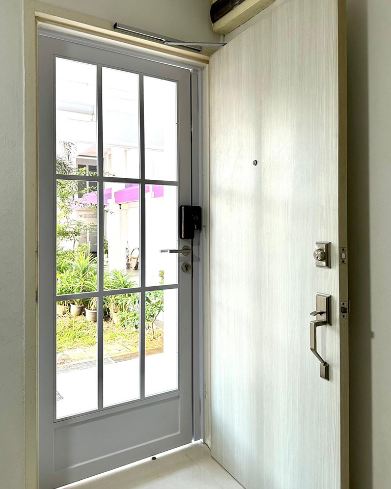 Designer HDB Glass Gate Version 2 – Purely Glass