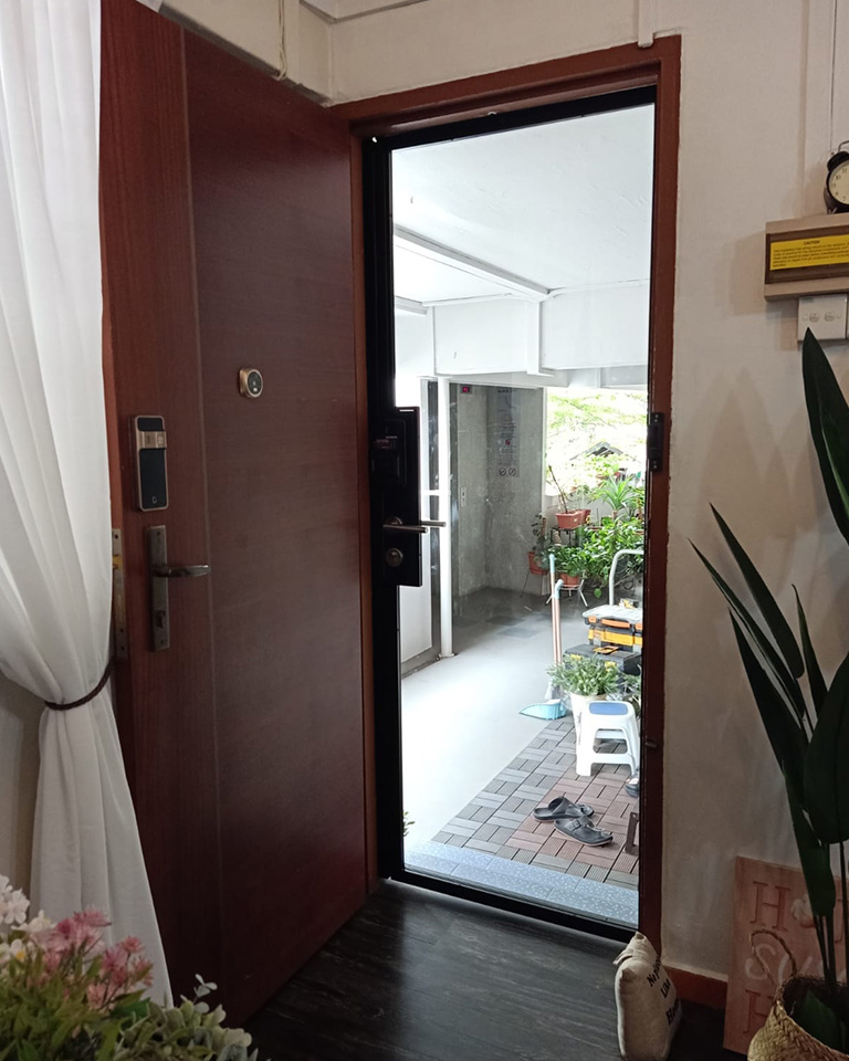 Designer HDB Glass Gate Version 2 – Purely Glass