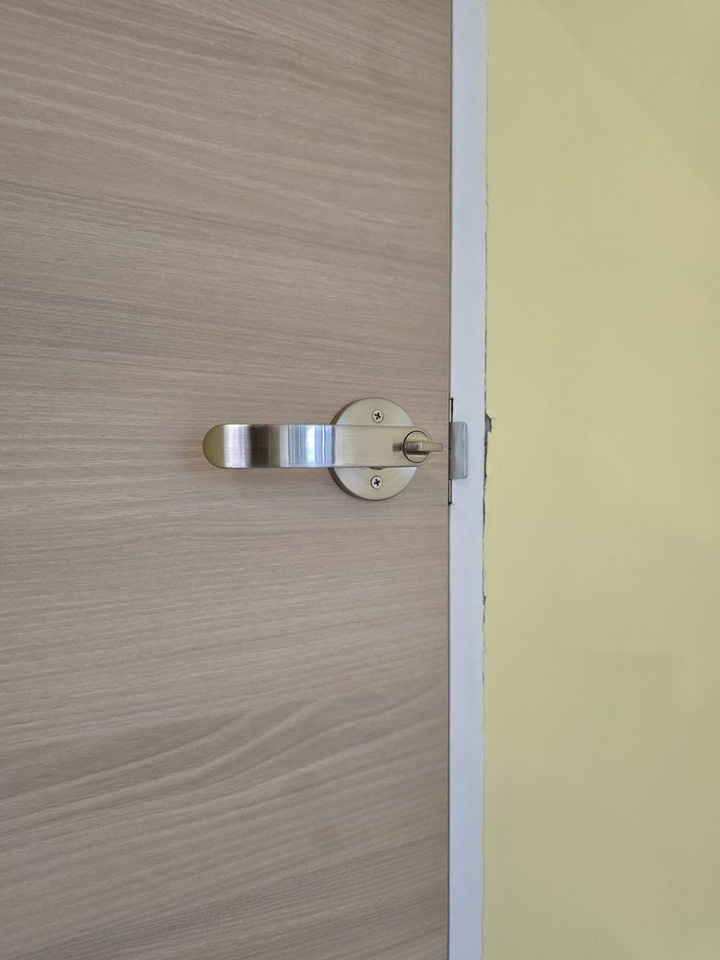 Lusano-Designer-Bedroom-Lever-Handles