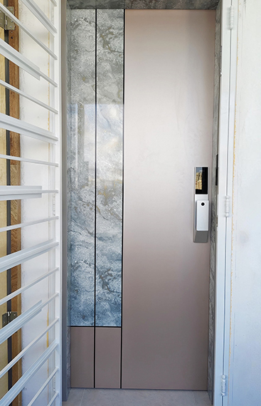 Mydigitallock-Additional-Laminate-with-Gold-Stainless-Steel-Lines-Feature