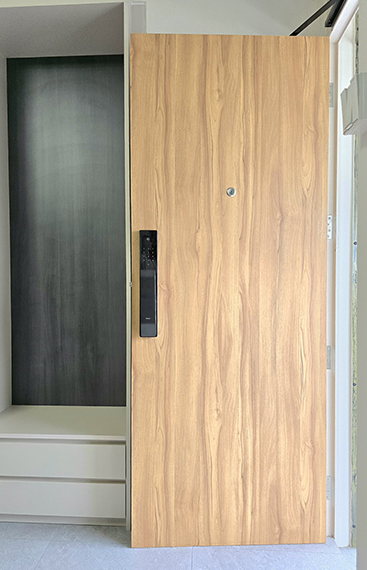 Mydigitallock-Lusano-Laminate-HDB-Main-Door-3×7-Feet-2-Layer-Feature
