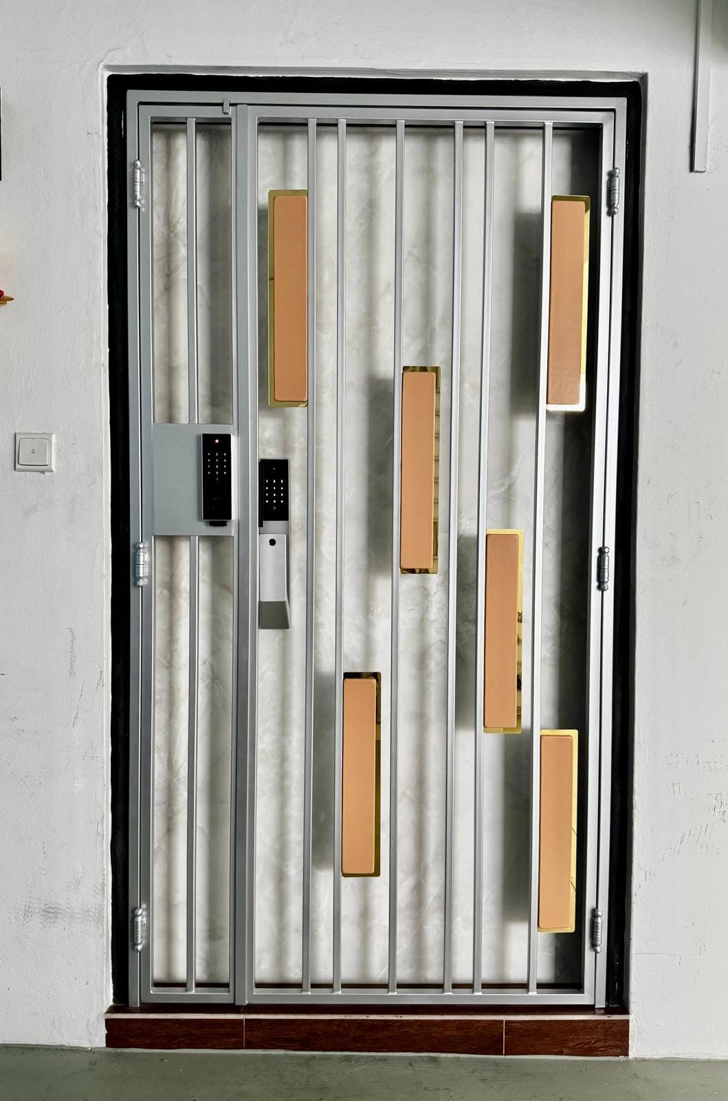 MyDigitalLock - Kato-2K-Gold-Leather-Gate