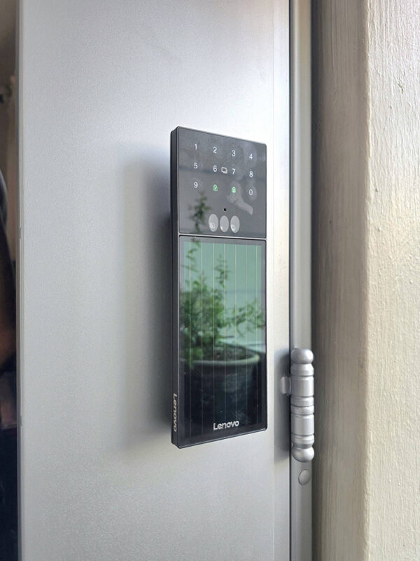 Lenovo-Solar-Digital-Lock-The-Sun