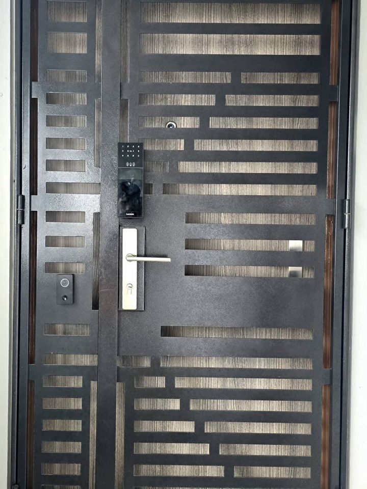 View-Made-for-BTO-HDB-homes-to-see-whos-outside-your-gate