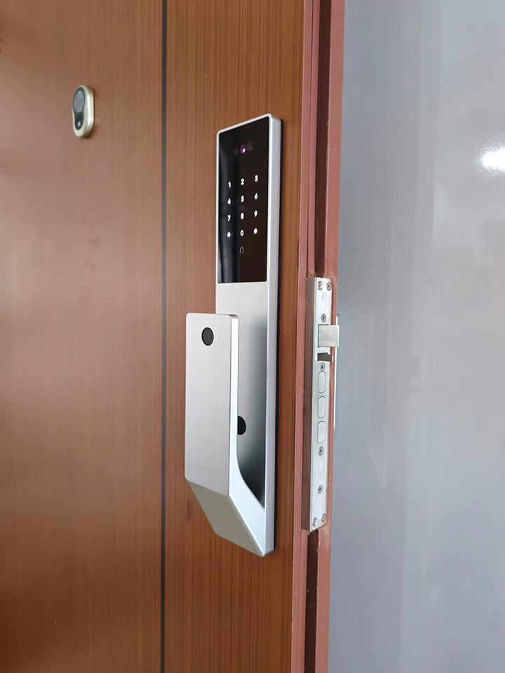 Lusano-Space-X-Digital-Door-Lock-Silver-Installation