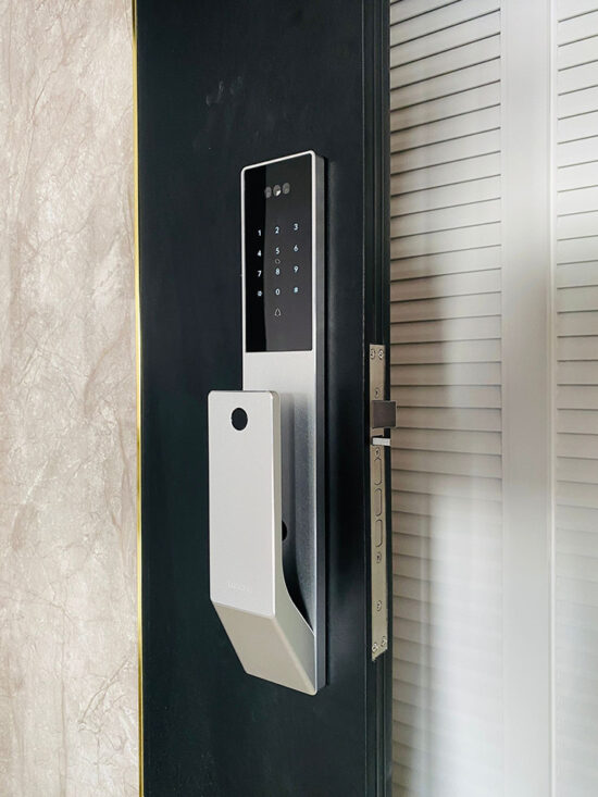 Lusano-Space-X-Digital-Door-Lock-Silver-Installation