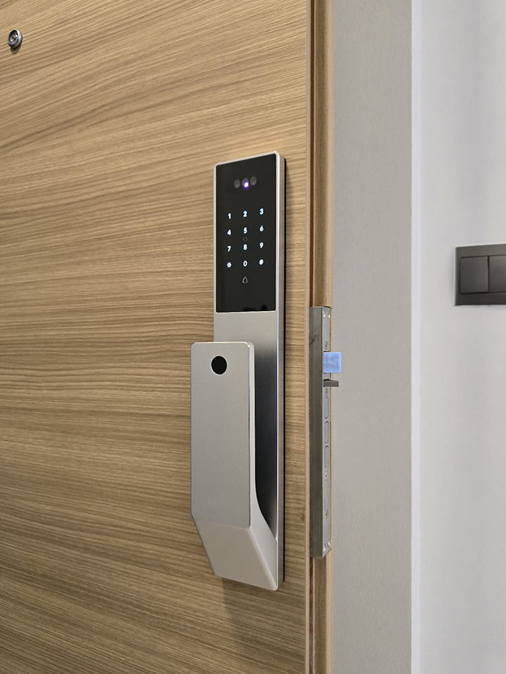 Lusano-Space-X-Digital-Door-Lock-Silver-Installation