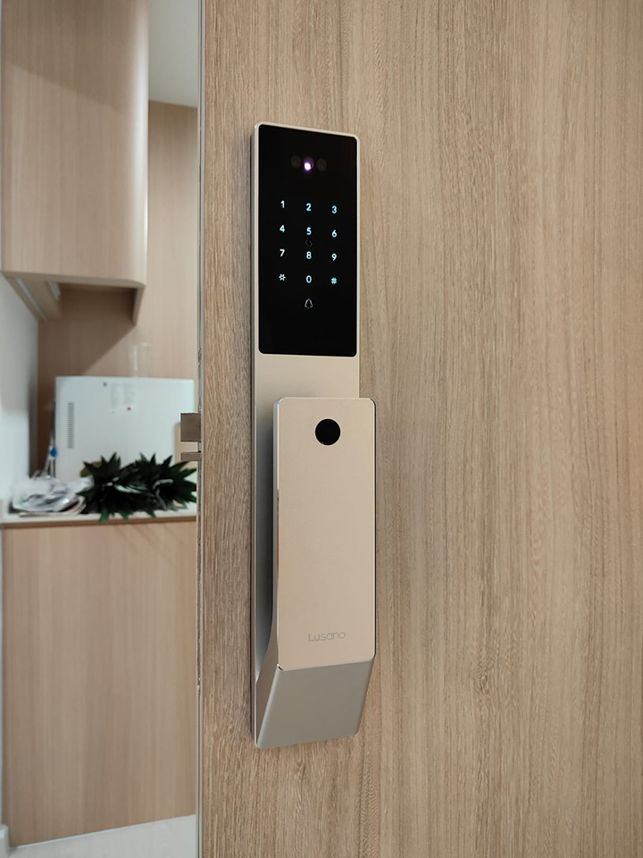 Lusano-Space-X-Digital-Door-Lock-Silver-Installation