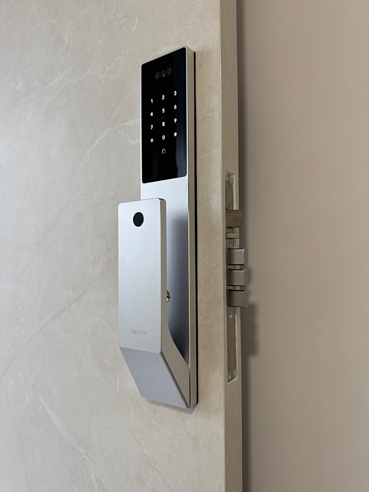 Lusano-Space-X-Digital-Door-Lock-Silver-Installation