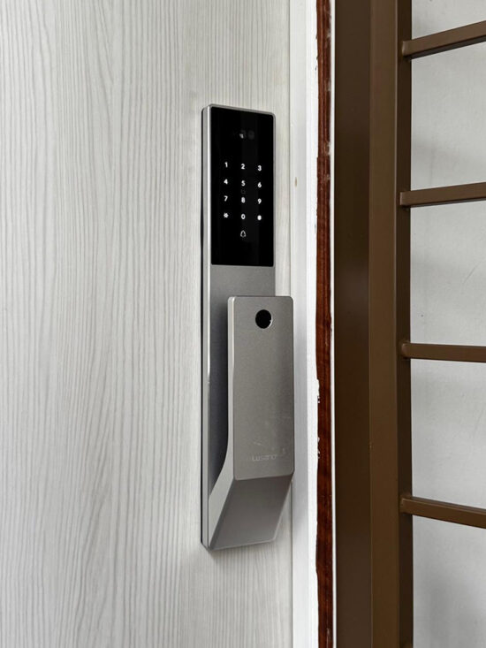 Lusano-Space-X-Digital-Door-Lock-Silver-Installation