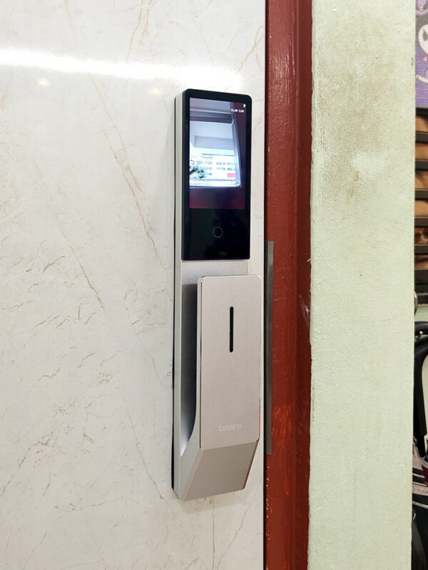 Lusano-Space-X-Digital-Door-Lock-Silver-Installation