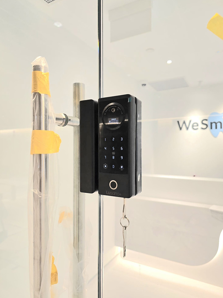Lusano+ Glass Digital Lock - Remote Control Installation