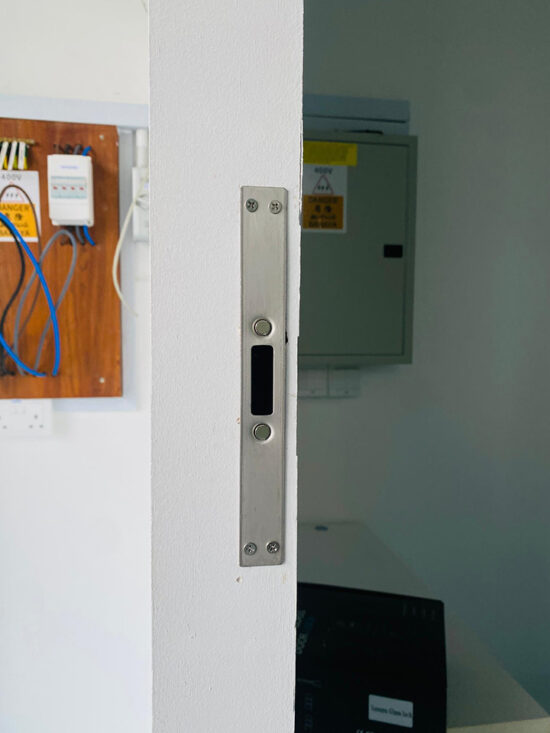 Lusano+ Glass Digital Lock - Single Leaf Glass Door Installation