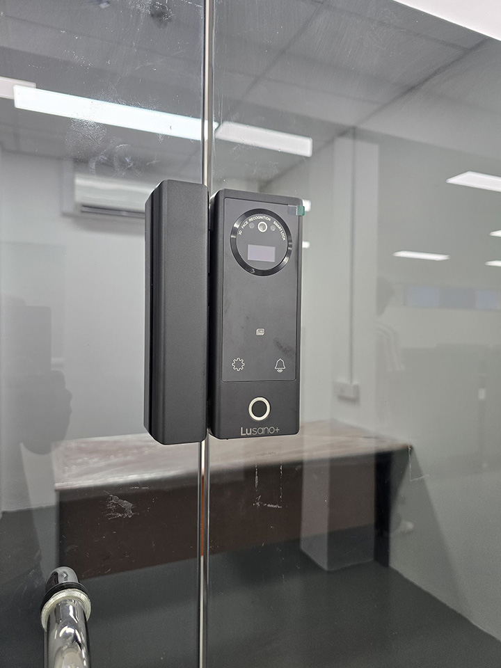 Lusano-Glass-Digital-Lock-With-Tuya-Wi-Fi-5G-Installation
