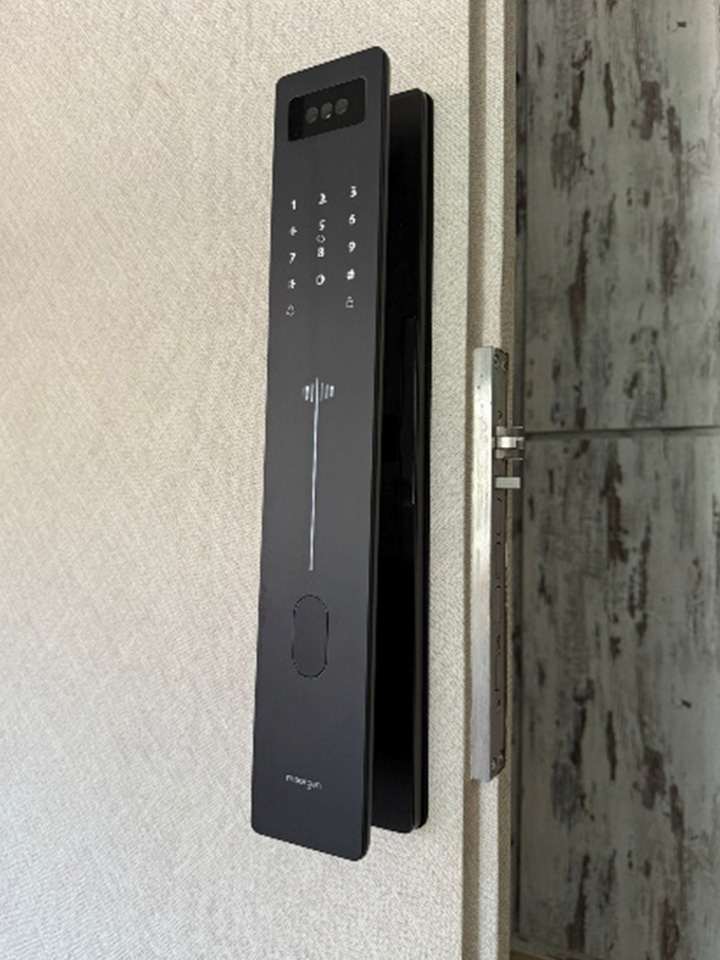 My-Digital-Lock-Moorgen-T50-Baby-Skin-Glass