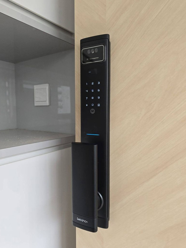 Lusano-Jupiter-Version-2-Digital-Door-Lock