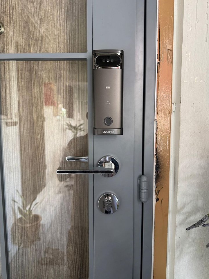 MyDigitalLock-Installed-onto-Glass-Gate MyDigitalLock-Installed-onto-Glass-Gate