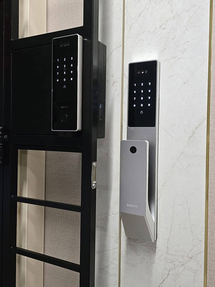 Lusano-Smart-Lock-Branded-Digital-Locks-with-Synchronized-Design-–-Timeless-Elegance