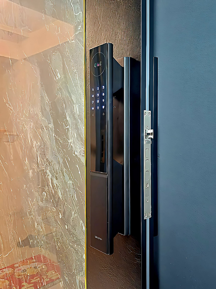Lusano-Smart-Lock-Installation