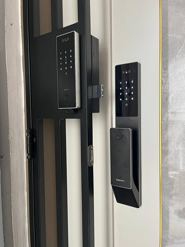 Lusano-Smart-Lock-New-Laminate-Fire-Rated-HDB-Doors