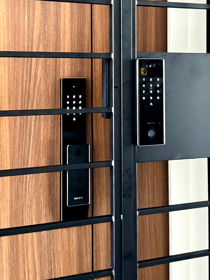 Lusano-Space-X-Smart-Door-Lock-Mika-Black Lusano-Space-X-Smart-Door-Lock-Mika-Black