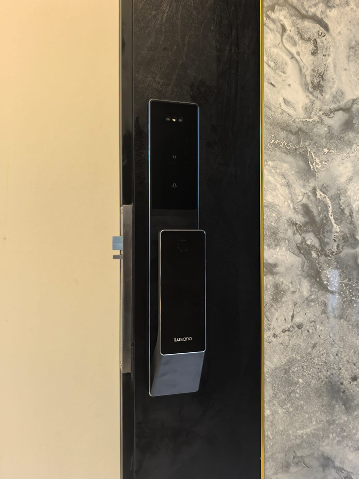 Lusano-Space-X-Smart-Door-Lock-Mika-Black
